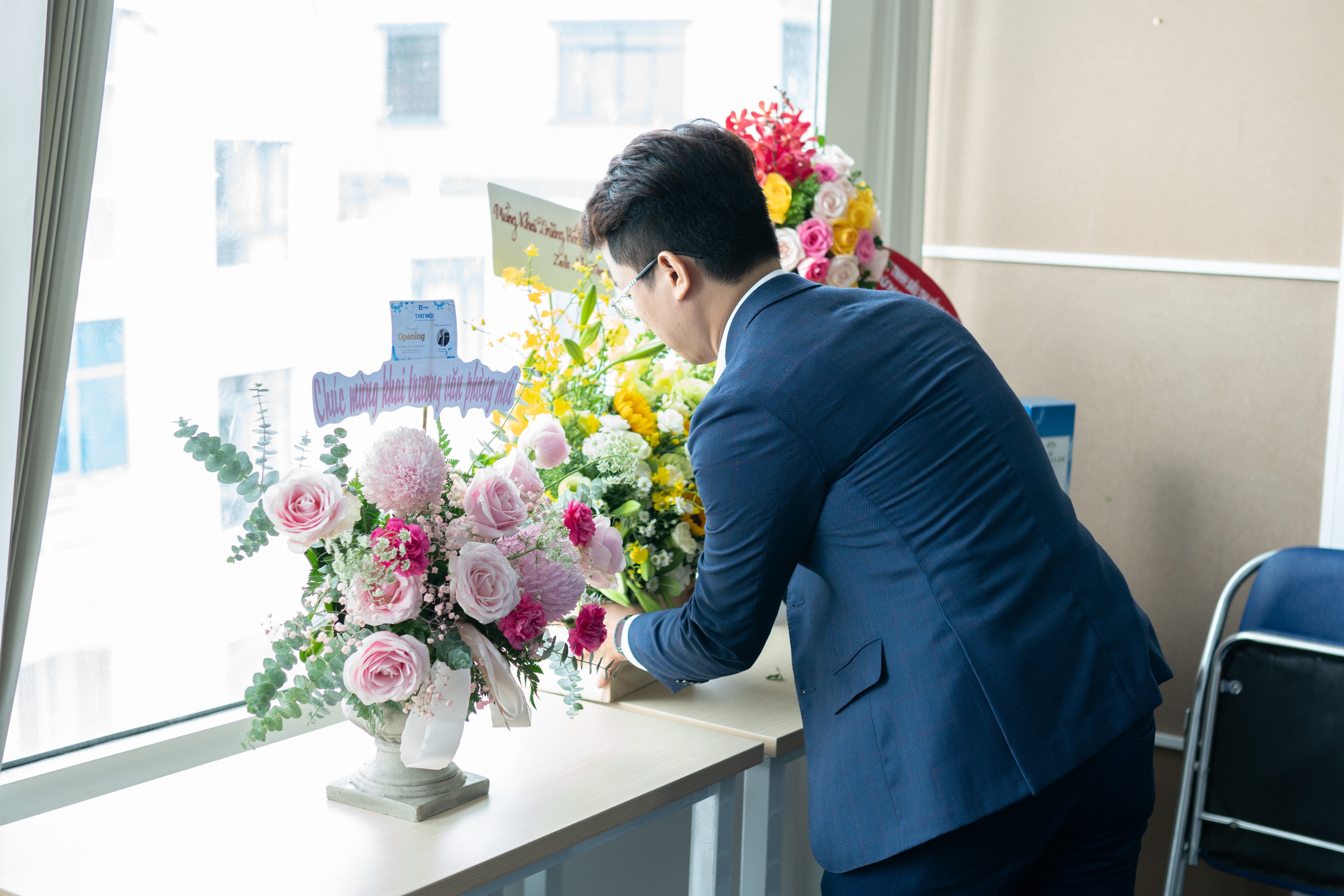 Không gian văn phòng Zafago ngập tràn trong sắc hoa chúc mừng